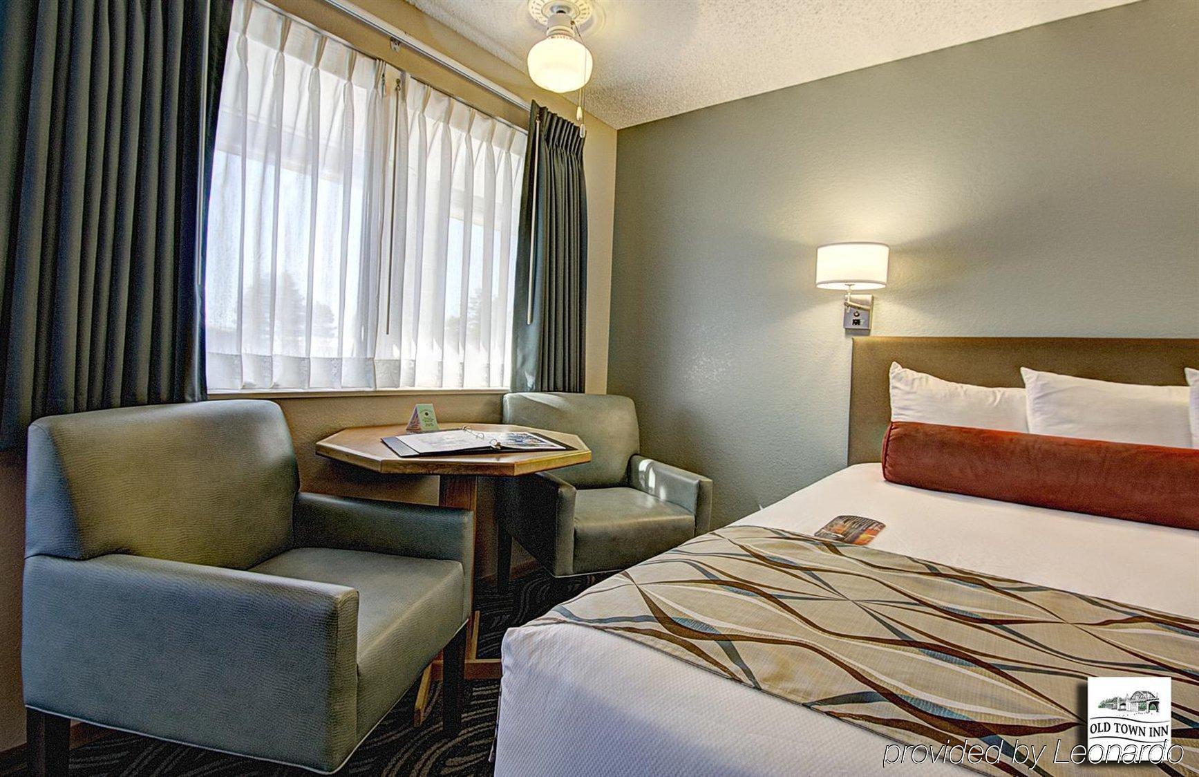 Super 8 By Wyndham Florence Or Екстериор снимка